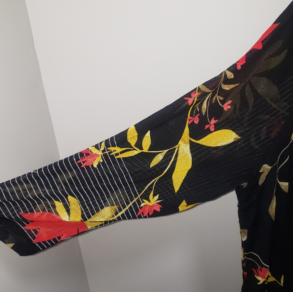 Alfani Black/Red Abstract Floral Print 3/4 Sleeved Tunic Top Size 3X EUC - Picture 5 of 12
